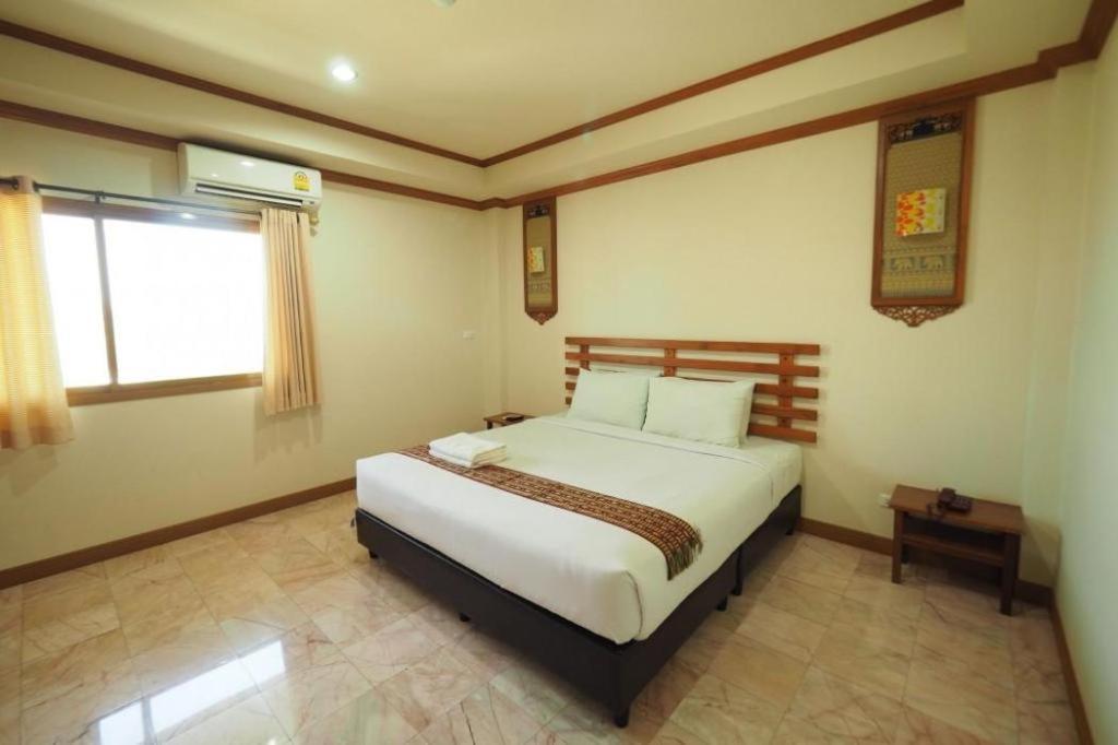 Amornsukhothai Hotel Extérieur photo